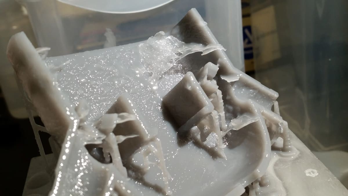 Image of 3D Printing Troubleshooting: 3D Printing Problems & Solutions (FDM & SLA): Small Fins and Disks Attached to Print (Ragging)