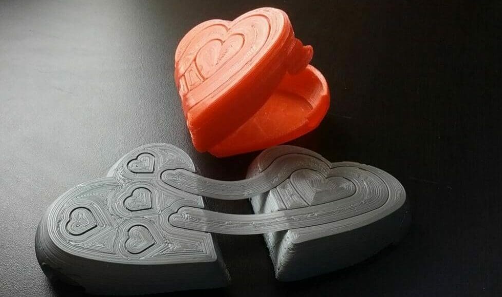 Reveal your heart's contents with this lovely box