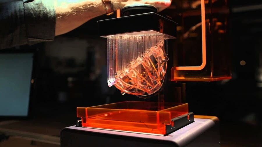 The FEP release film makes the interface between the liquid resin and the light source