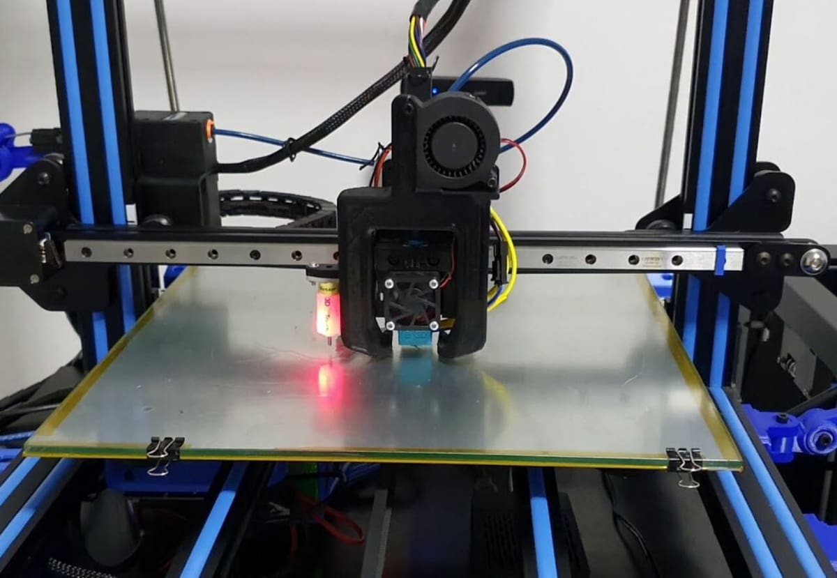 You only need one linear rail to support your printhead