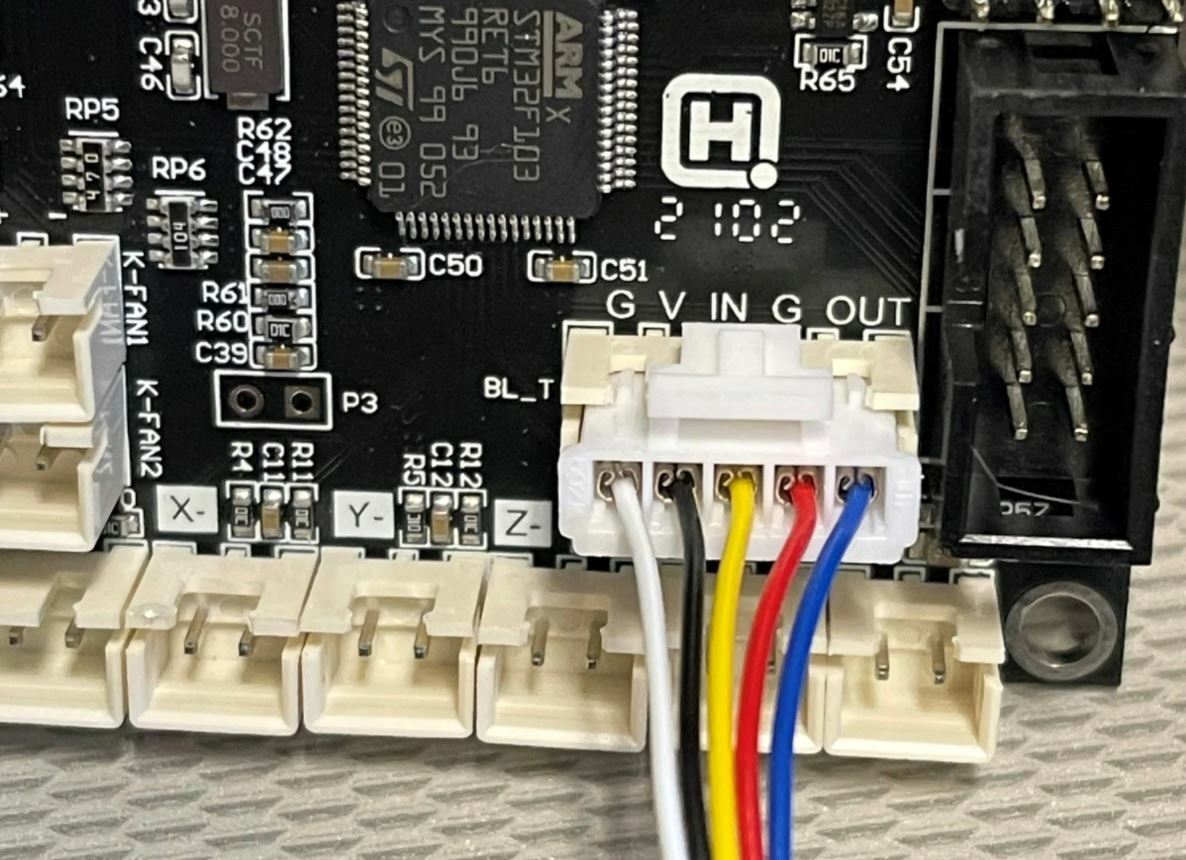 The CR Touch can be plugged into a mainboard with a single 5-pin cable