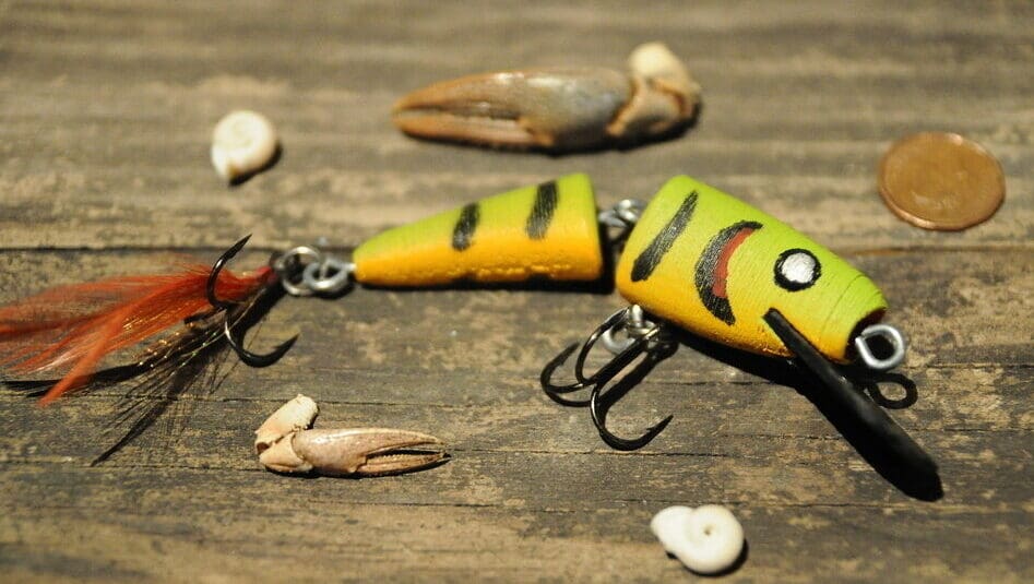 Jointed crankbait imitates real movement