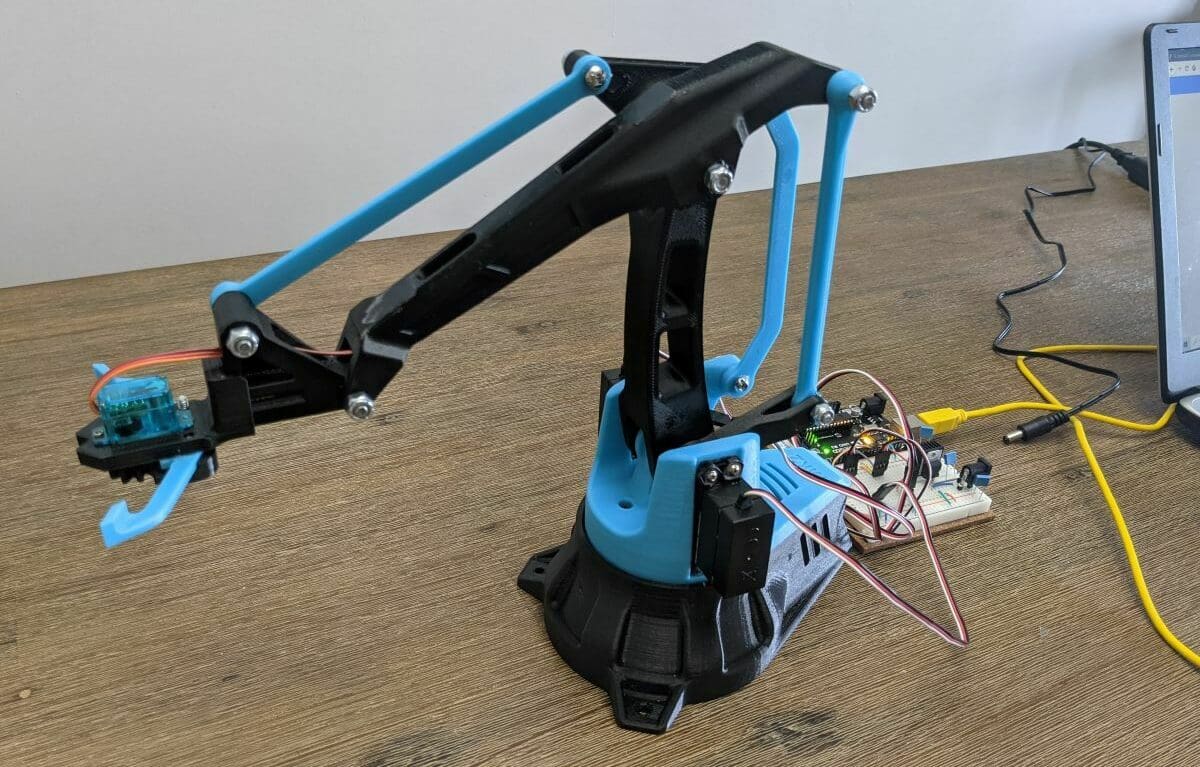 A bigger and stronger iteration of the original Eezybotarm