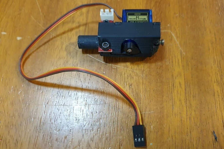 The BFPTouch uses an assortment of 3D printed parts and electronic components