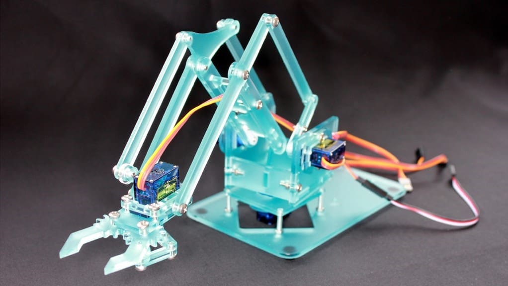 The MeArm 4.0 works and looks great