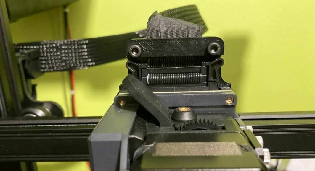 This part prevents the ribbon cable from coming loose