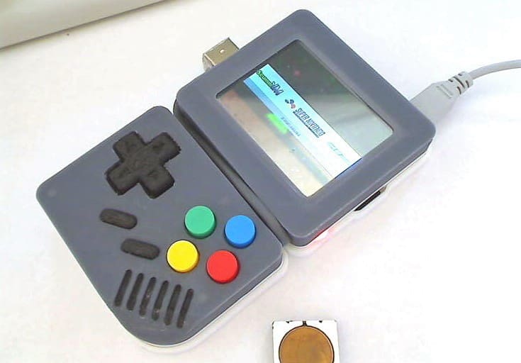 The Pi-Boy Classic doesn't have a battery and is powered through a wall outlet