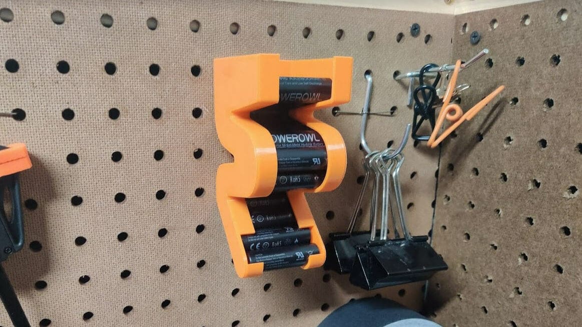 A proper place to keep AA batteries