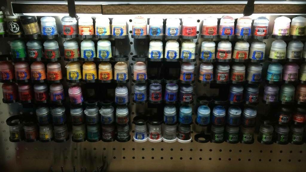 Paint pots waiting to be chosen