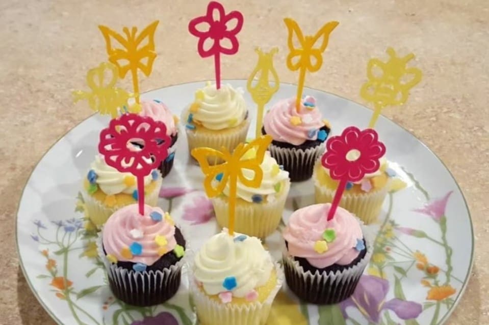 There are nine decoration designs, each with different patterns and shapes