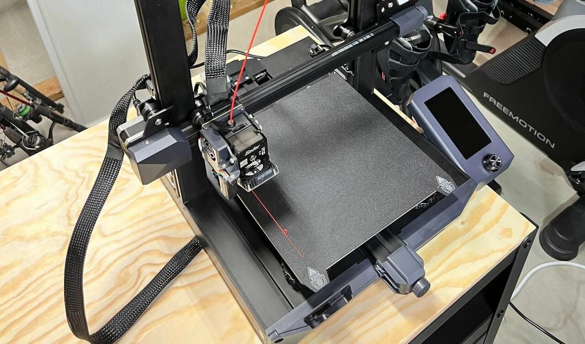 A bed temperautre of 60 °C works great for PLA filaments