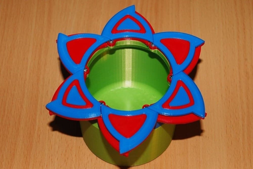 It really does look like a flower!