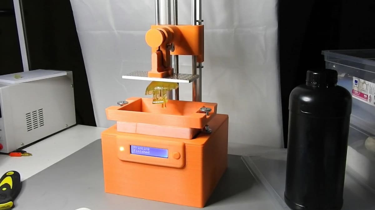 Photo de: 10. Imprimante 3D résine imprimée en FDM