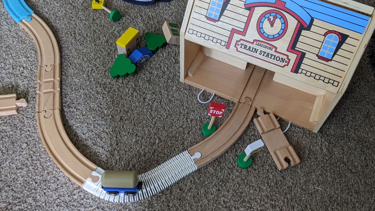 Image of: 25. Flexible Brio Track