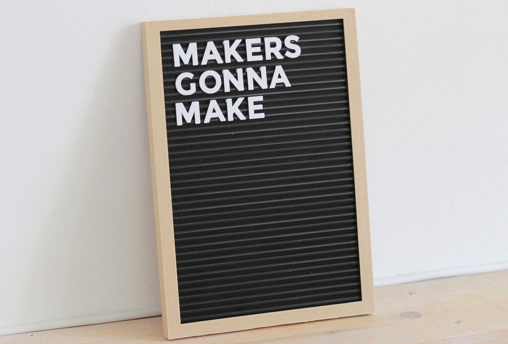 Decorate by making any sign you like