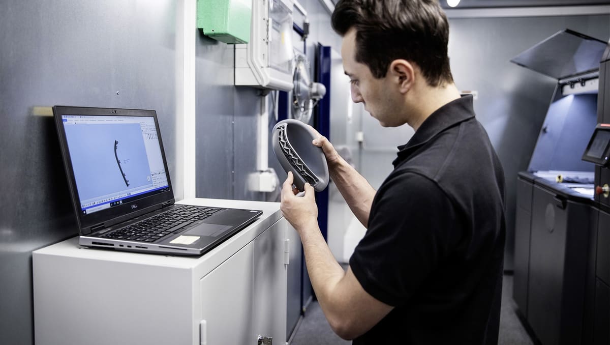 Image of 3D Printing Industry News Digest: Daimler Launches Trailblazing 3D Printed Spare Part Program