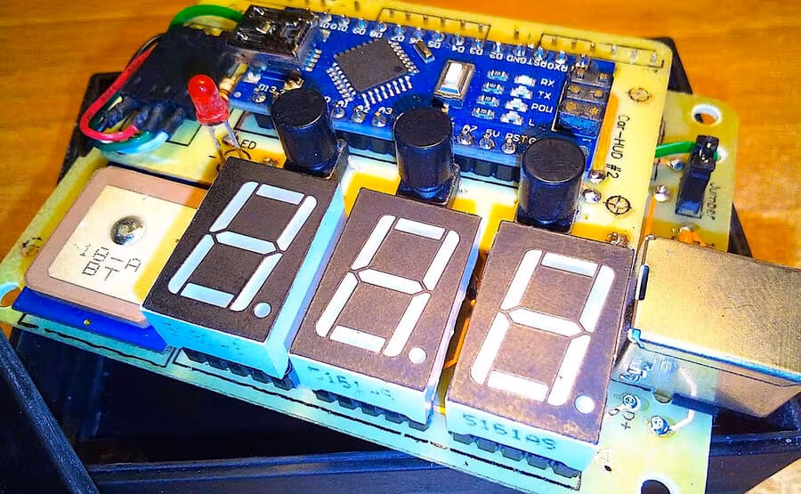 It's easy to track your speed with this display
