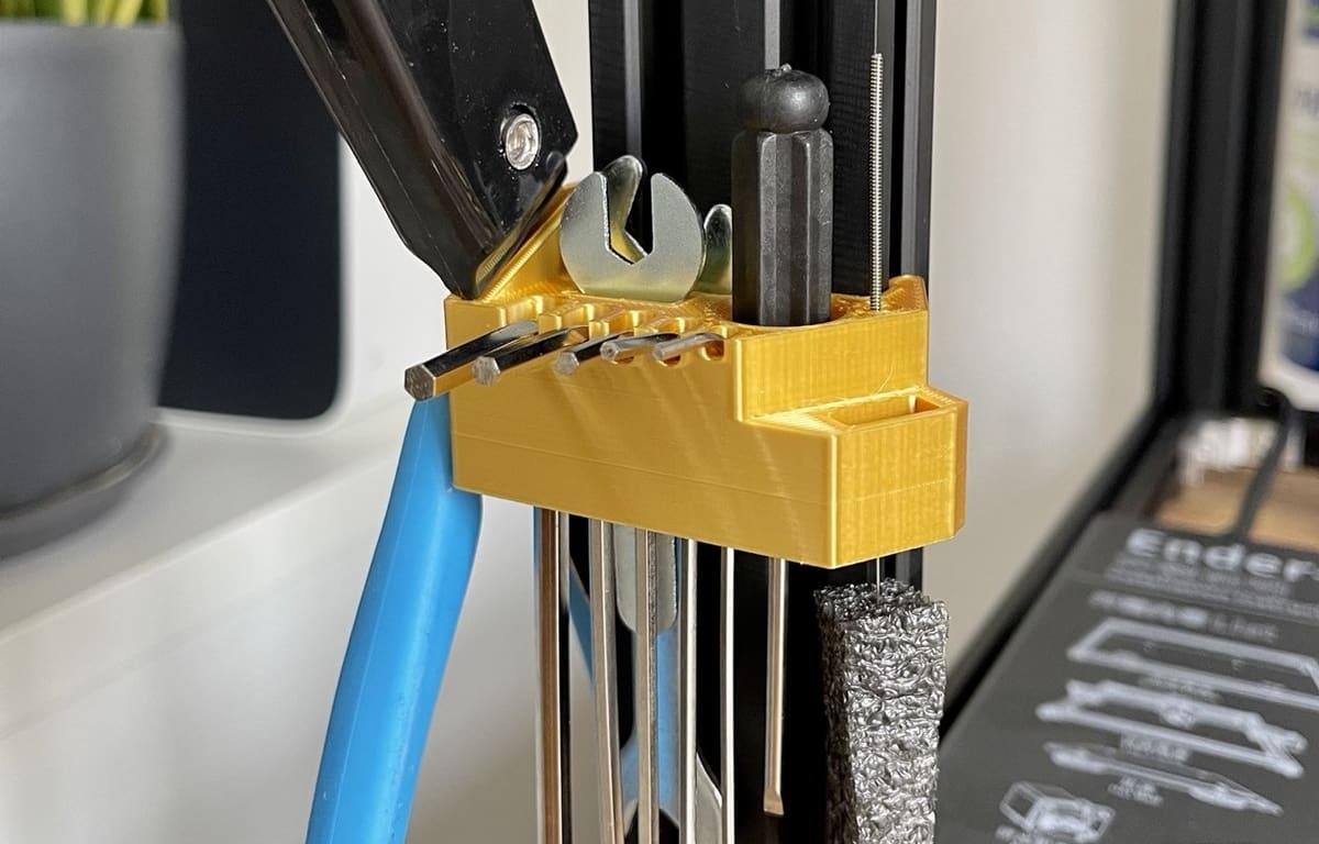 Keep your desk tidy and organized without breaking the bank