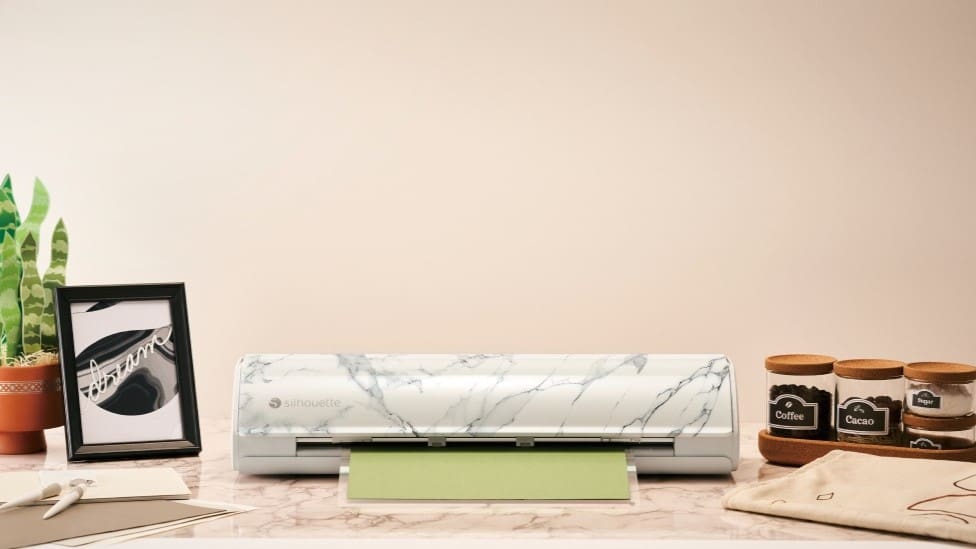 I'll take my Cameo 5 in Bianco Carara, please