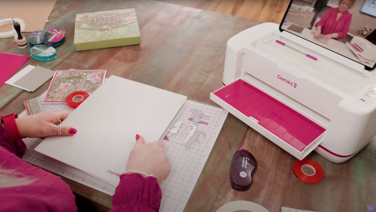 The Gemini II's design makes it easy to follow along with tutorials on your mobile devices