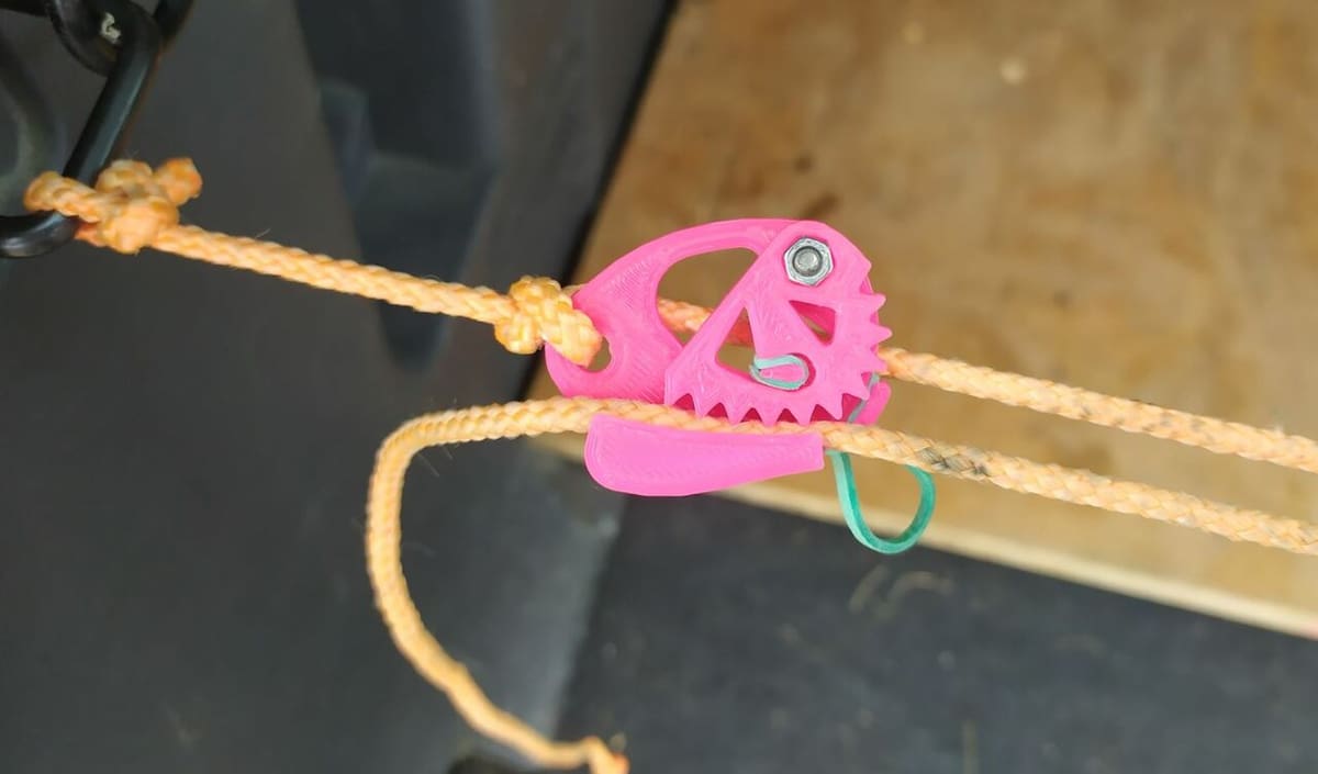 This rope tensioner will not cut you any slack