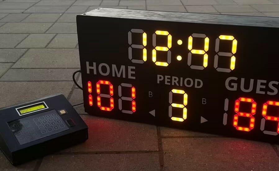 This scoreboard works just like the real thing!