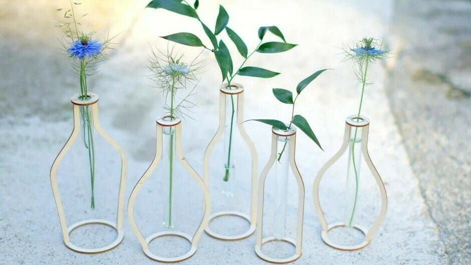 These vases create an optical illusion of a whole vase