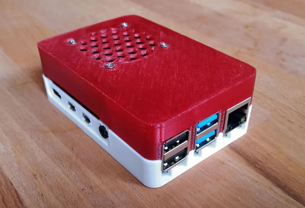Just because it looks like a Minecraft Pokéball doesn't mean you should throw it