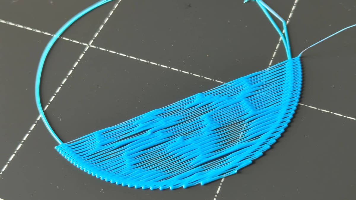 Image of 3D Printing Troubleshooting: 3D Printing Problems & Solutions (FDM & Resin): Gaps in the First Layer