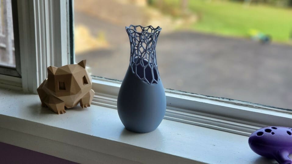 This design features Voronoi patterns