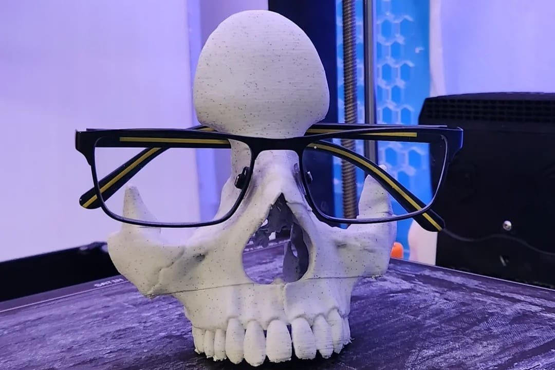 Image of: 17. Glasses Holder
