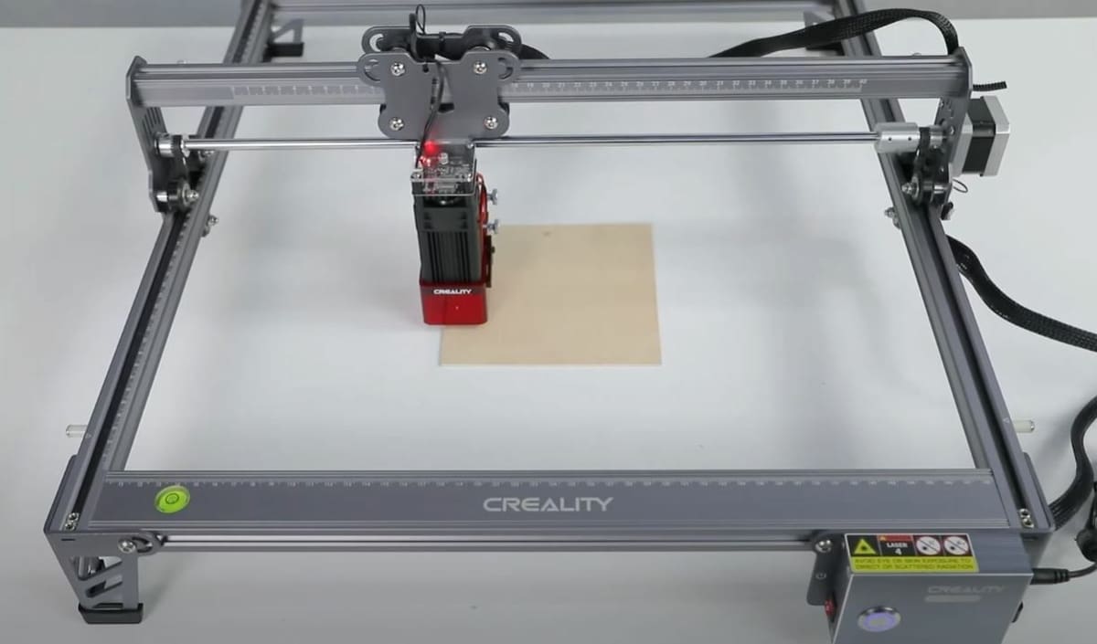 The CR-Laser Falcon has a much more sturdy frame with a more powerful laser module