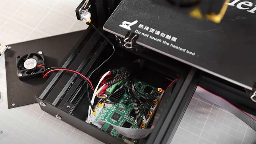 Installing new firmware with Marlin is as simple as connecting a USB cable or an SD card