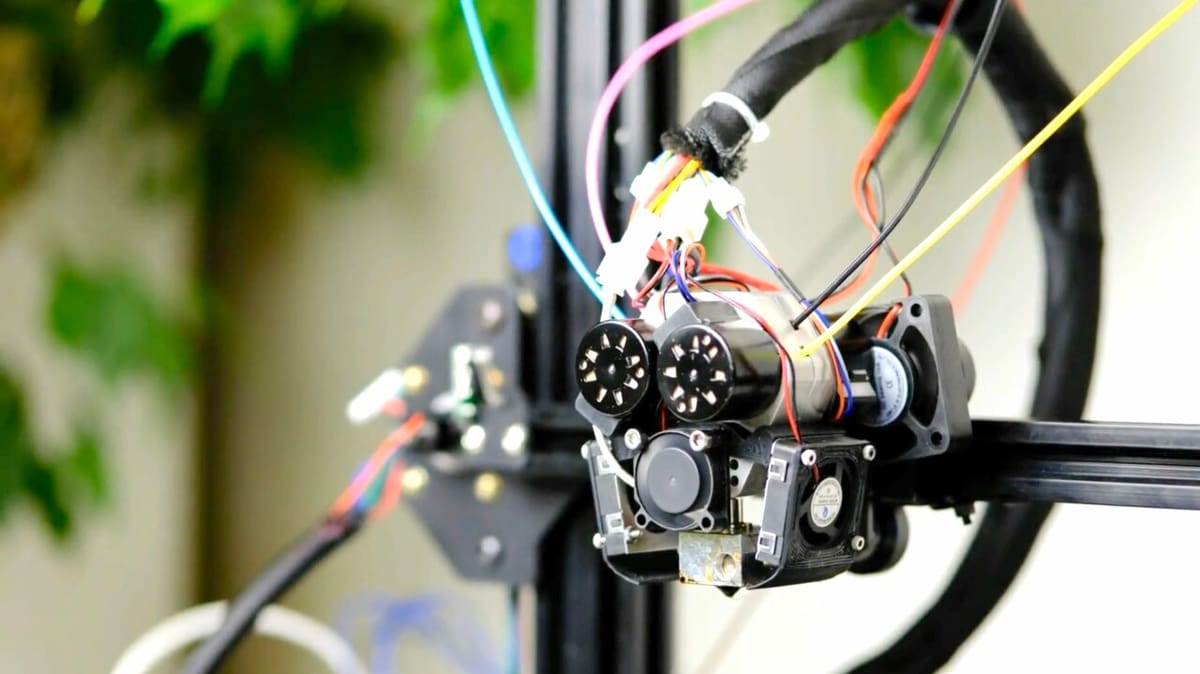 Large printheads and large printers can be especially prone to vibration