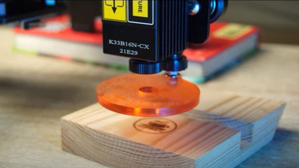 The CV-01 is generally liked by users who need to make small engravings