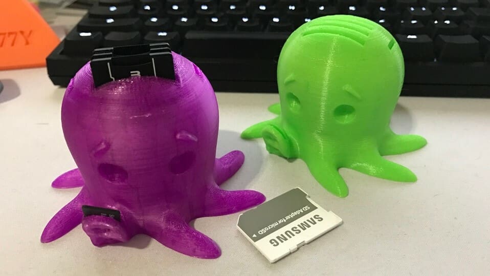 An (eight) handy way to keep your SD cards organized