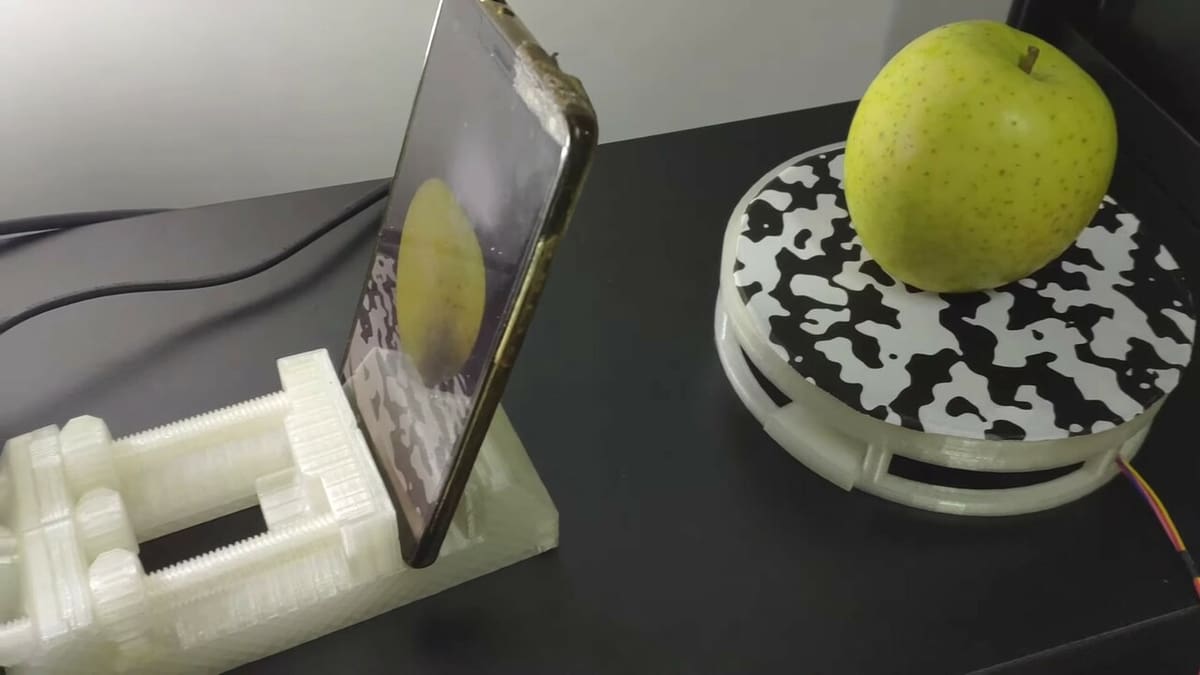 Optionally, use a lamp to illuminate your models