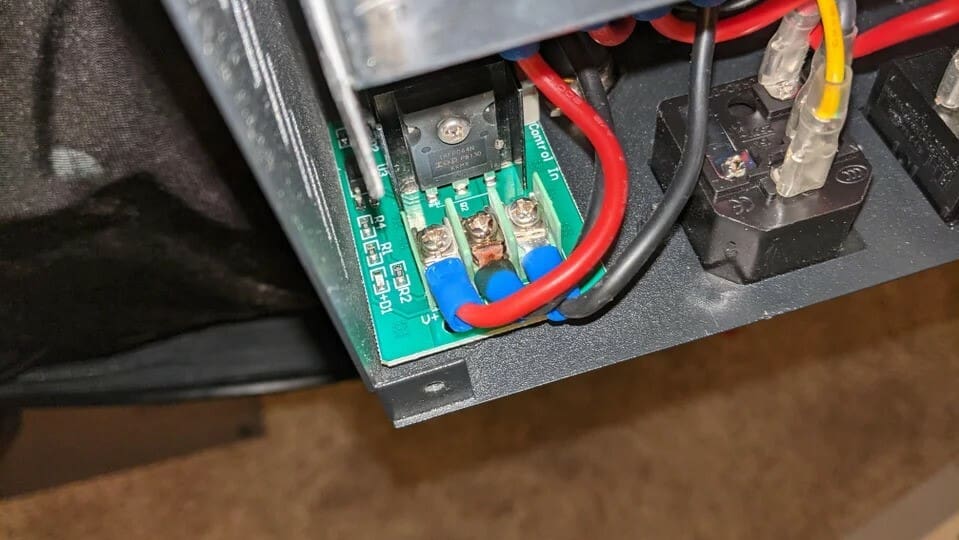 A CR-10 bed MOSFET with a burned terminal