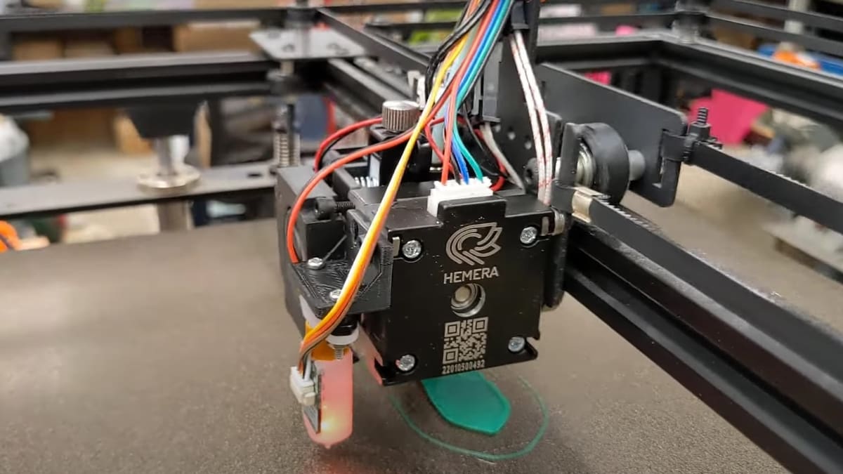 The Revo Hemera XS is both an extruder and a hot end