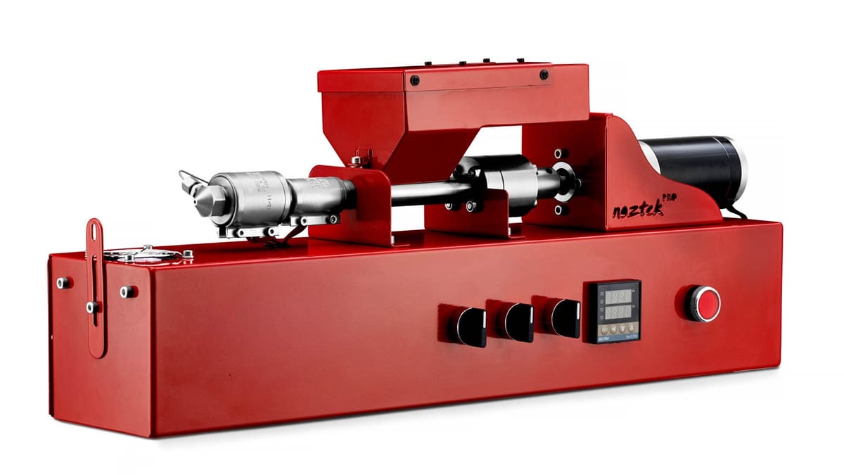 This extruder comes with 1.75- and 2.85-mm output nozzles