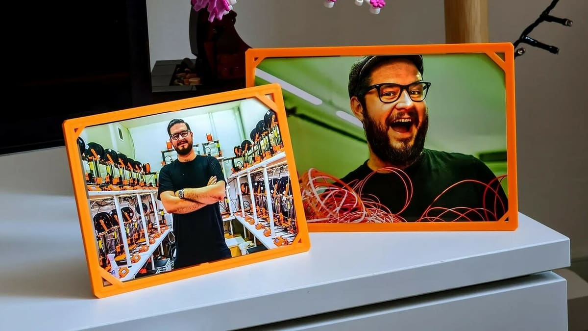 You can never go wrong with a simple photo frame