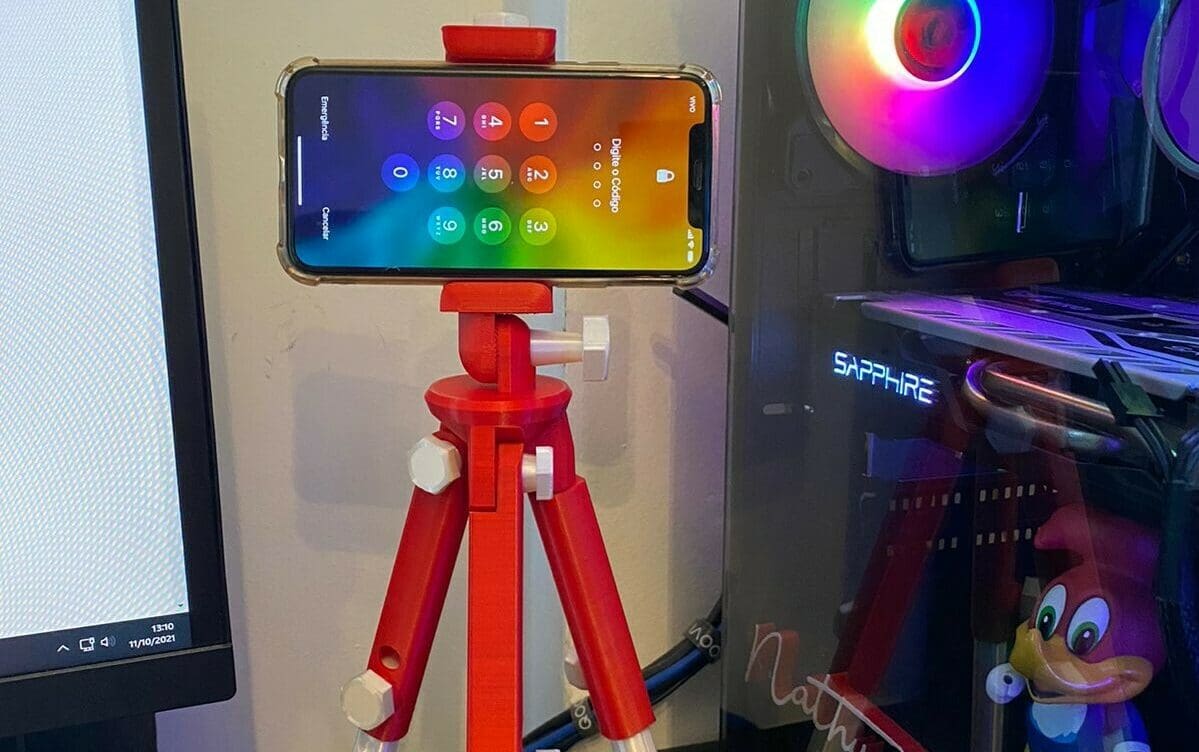 The screws are 3D printed and strong