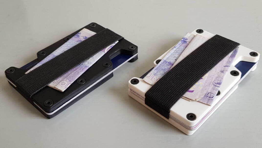 If you wish to carry cash, elastic bands are crucial