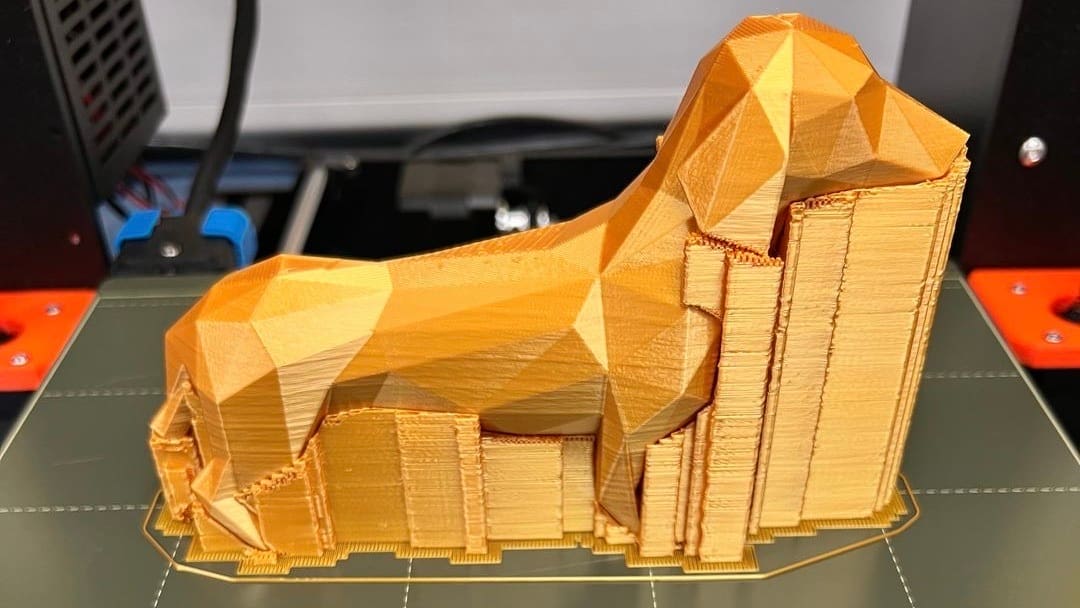 A low poly dachshund model using support material