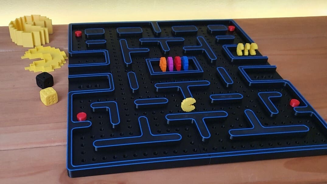 Chomp your way to the end before the ghosts catch you