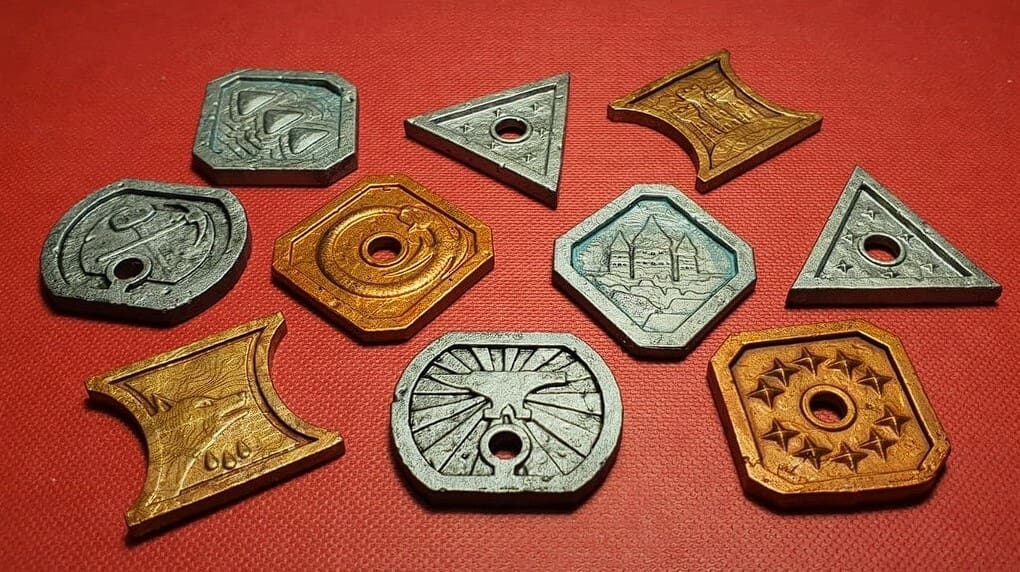 Dungeons & Dragons 5th edition coin layout.