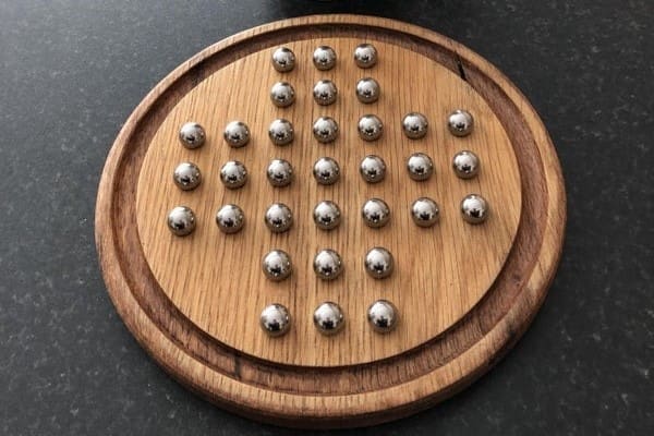 Image of: 25. Solitaire Game/Puzzle