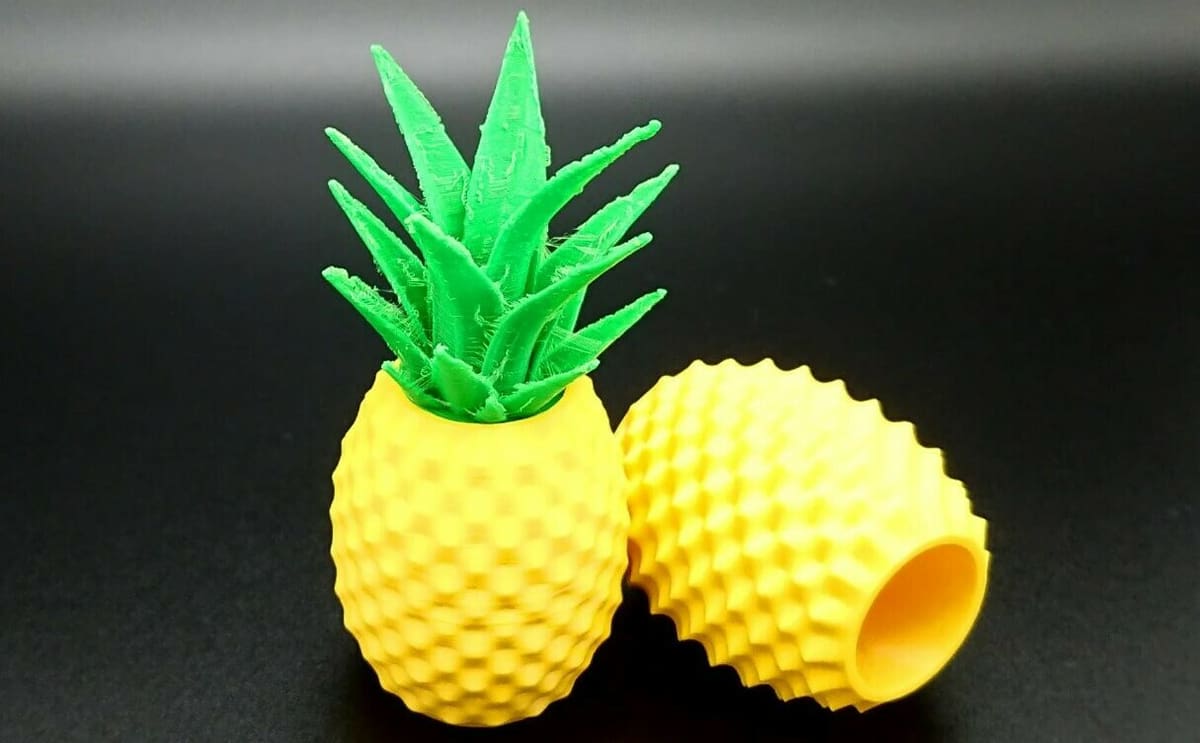 The lid of this pineapple container fits snugly on the base