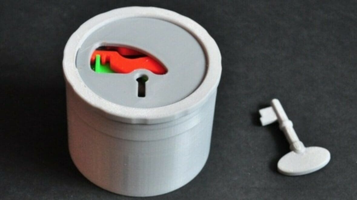The lock mechanism in this container is made up of a few 3D printed parts