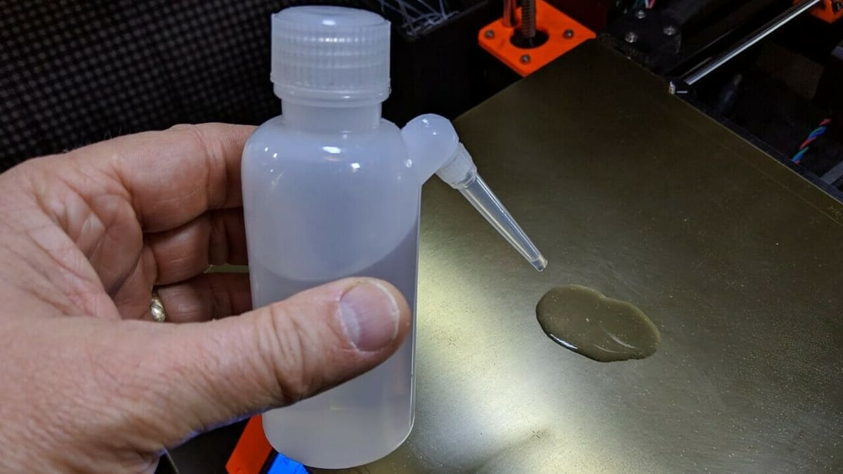 Make sure not to overapply isopropyl alcohol on your build plate